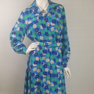 Vintage button-up floral dress with belt